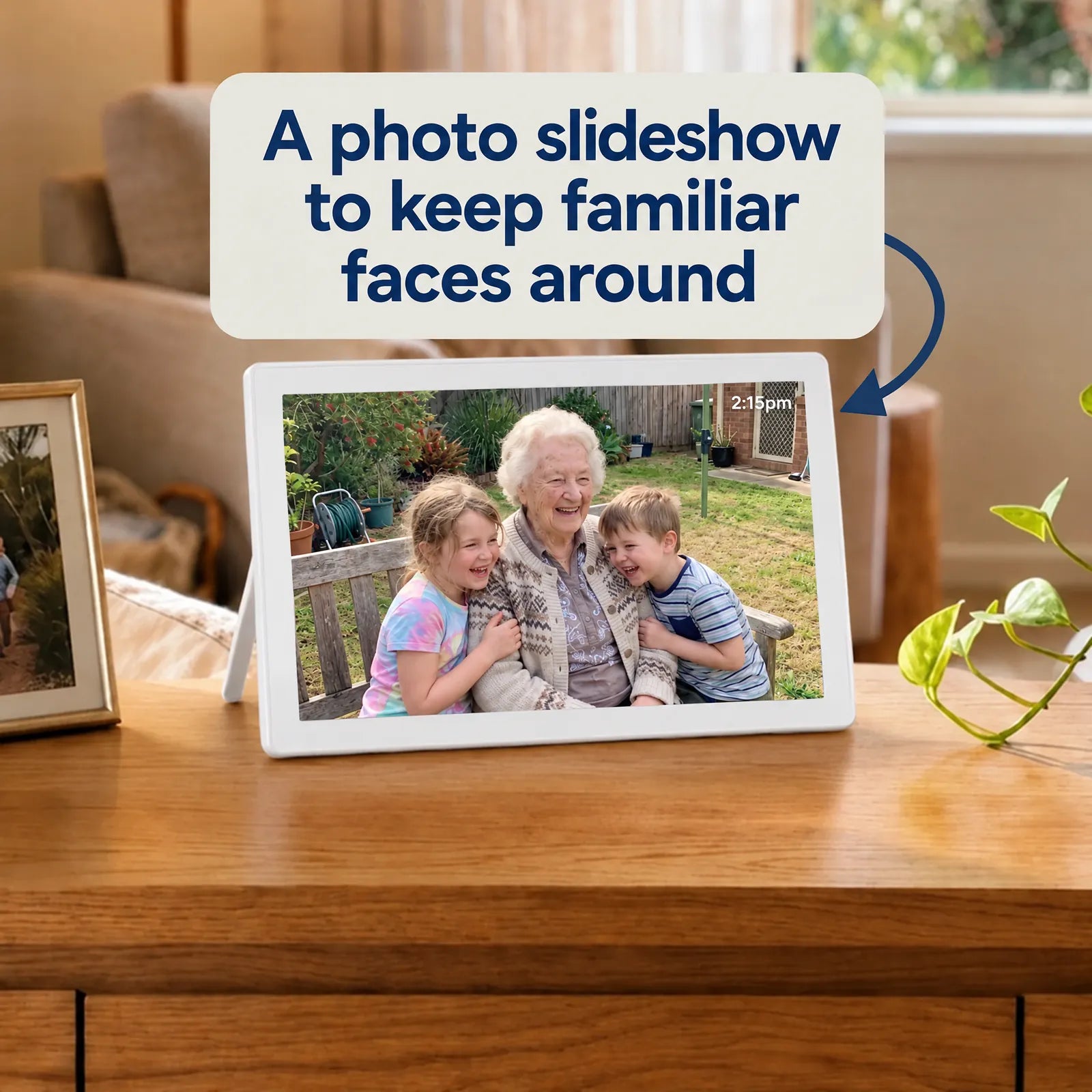 A photo slideshow to keep familiar faces around